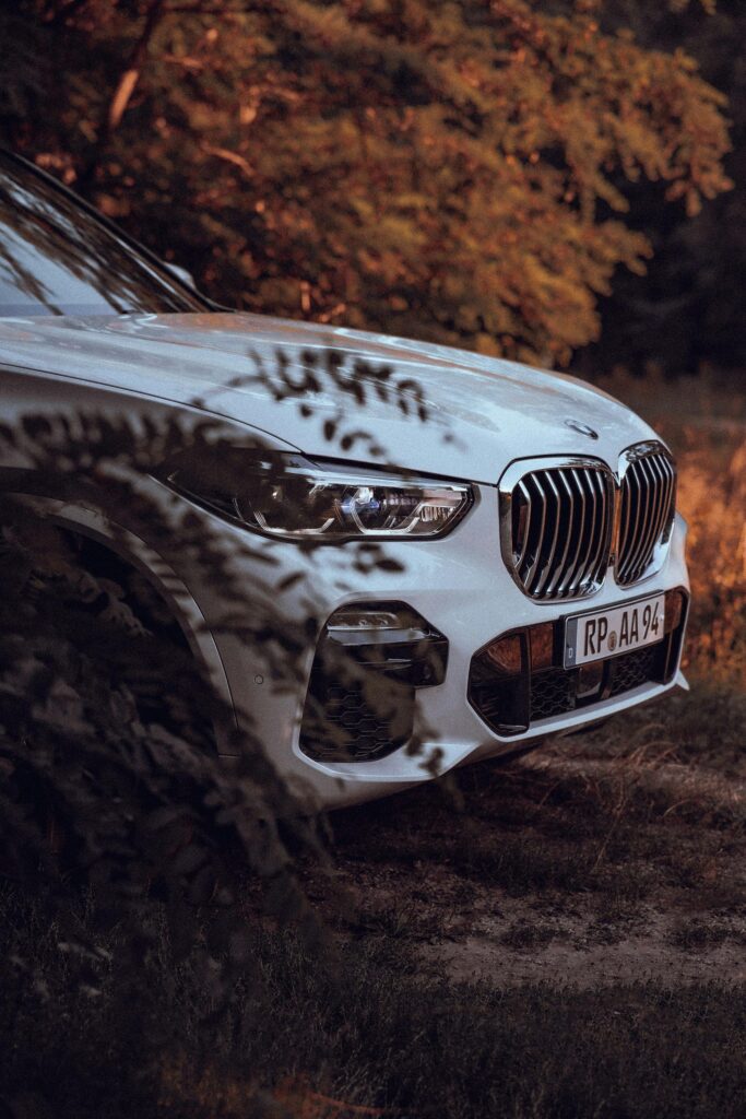 BMW 4821 WHITE FOR CAR RENTALS IN WEDDING DAY